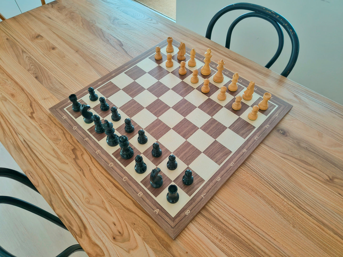 Chess Board WALNUT & Chess Pieces GERMAN STAUNTON BLACK
